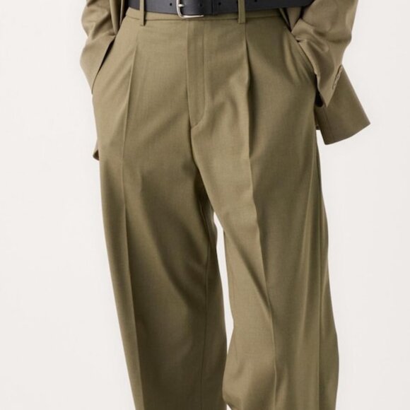 Uniqlo Women's Black Pleated Wide Pants - Picture 5 of 6